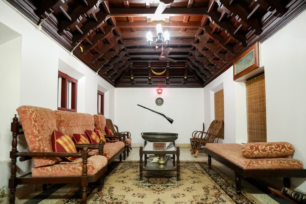Traditional heritage living room